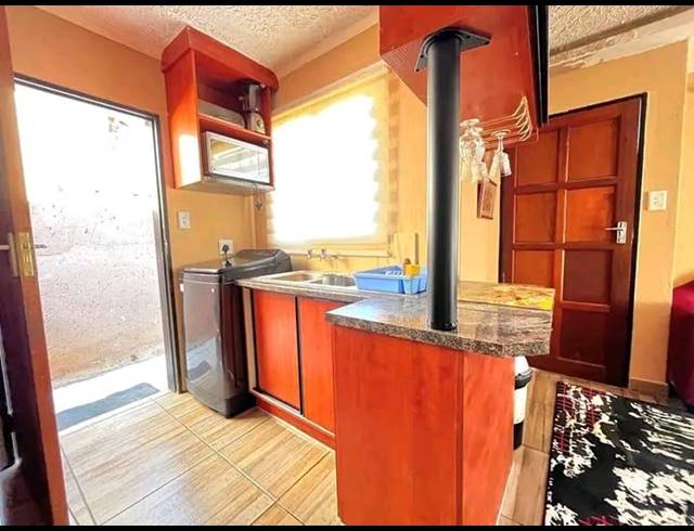 3 BEDROOM HOUSE FOR SALE IN SOSHANGUVE VV